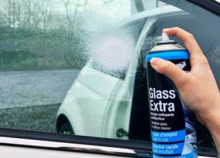 Lavez votre pare-brise, fenêtre et tac de cuisson avec Glass Extra
